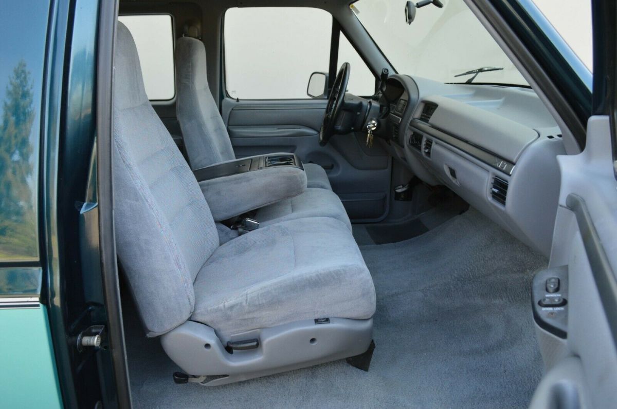 1994 Green Ford F-150 Extended Cab Pickup