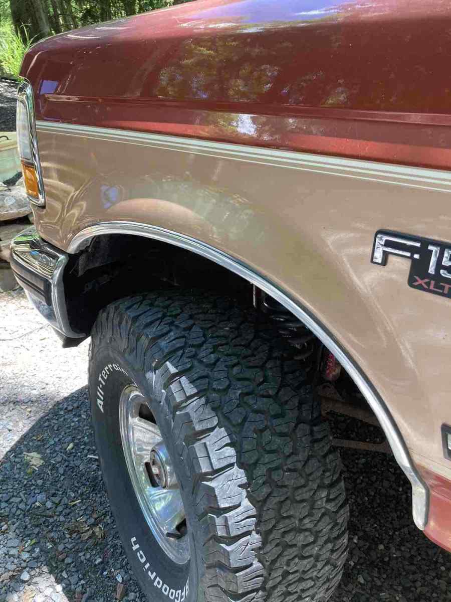 1994 Brown Ford F-150 Pickup