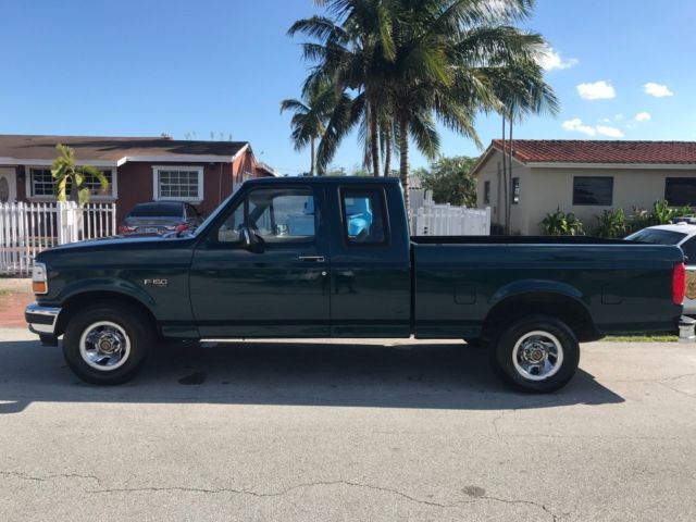 1994 Green Ford F-150 Standard Cab Pickup