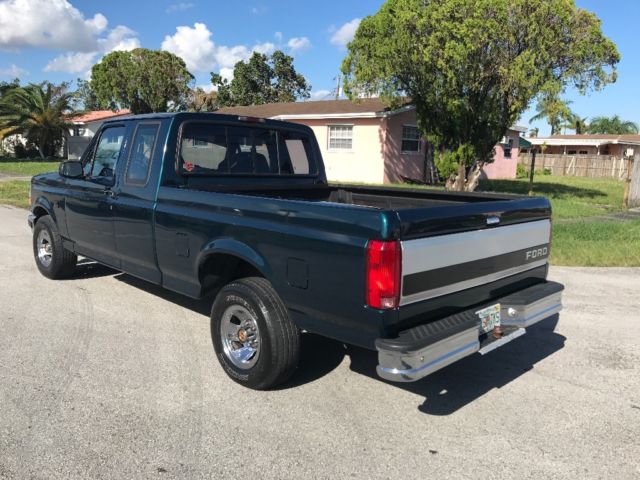 1994 Green Ford F-150 Standard Cab Pickup