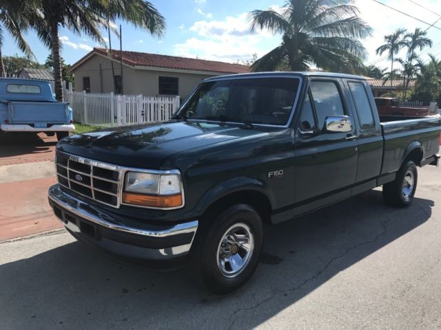 1994 Green Ford F-150 Standard Cab Pickup