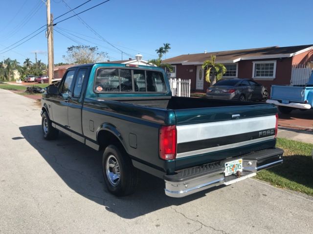 1994 Green Ford F-150 Standard Cab Pickup
