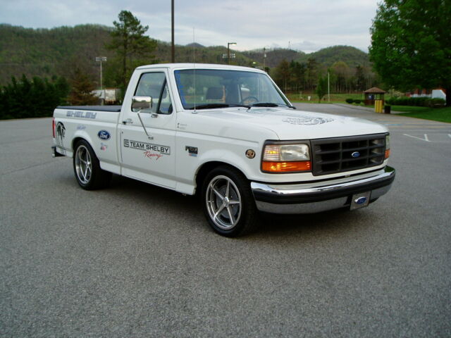 1994 White Ford F-150 Regular  Cab Pickup
