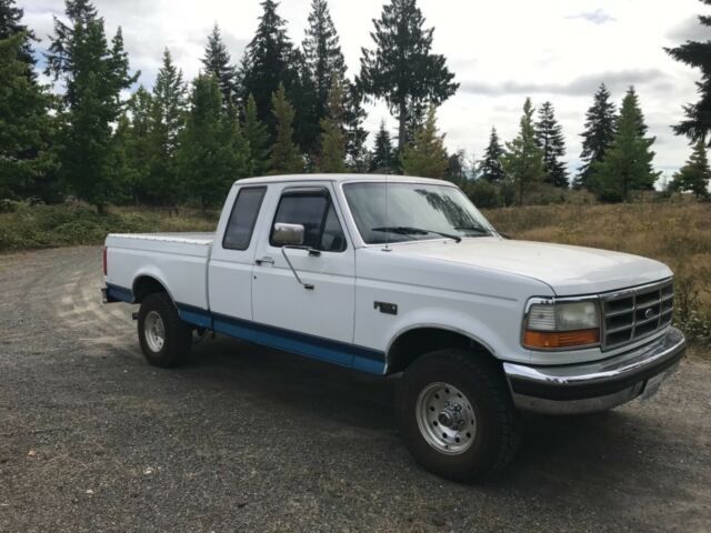 1994 White Ford F-150 Extended Cab Pickup