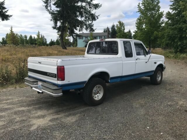 1994 White Ford F-150 Extended Cab Pickup