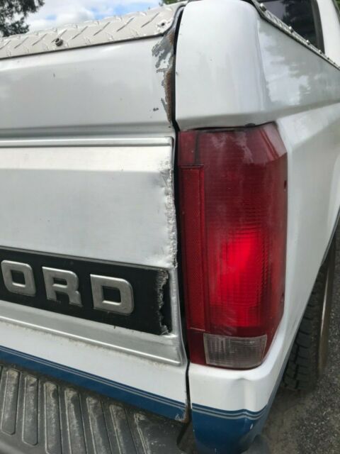 1994 White Ford F-150 Extended Cab Pickup