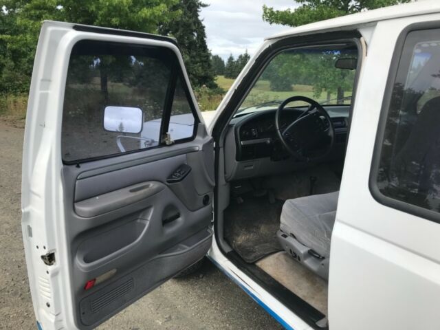 1994 White Ford F-150 Extended Cab Pickup