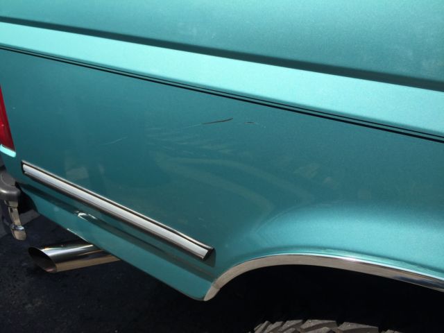 1994 Green Ford F-150 Standard Cab Pickup