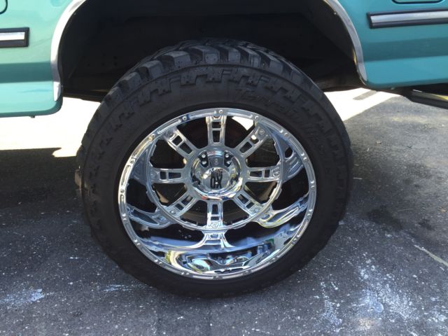 1994 Green Ford F-150 Standard Cab Pickup