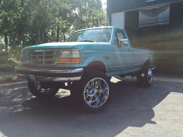 1994 Green Ford F-150 Standard Cab Pickup