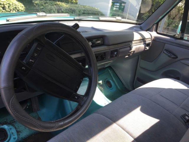 1994 Green Ford F-150 Standard Cab Pickup