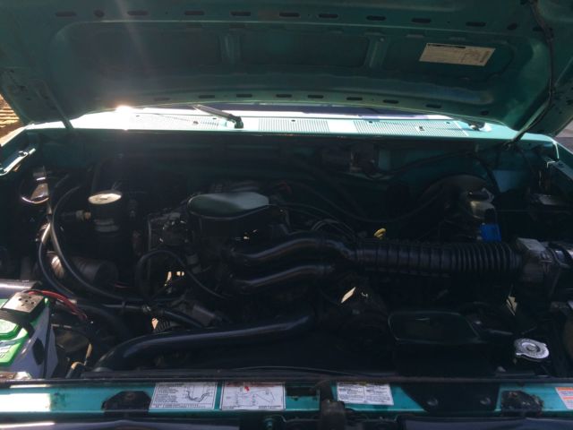 1994 Green Ford F-150 Standard Cab Pickup