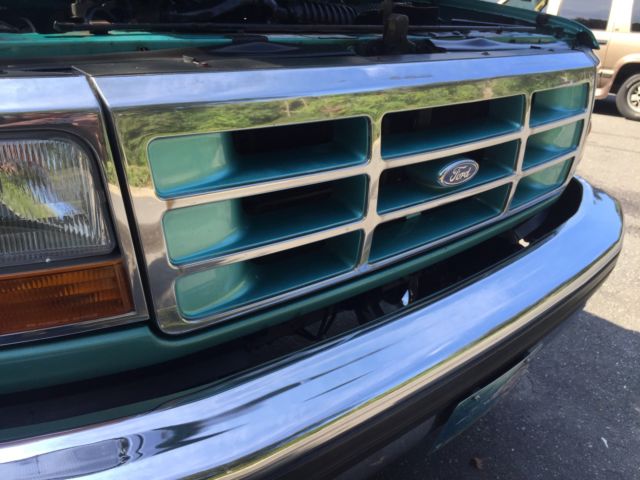 1994 Green Ford F-150 Standard Cab Pickup
