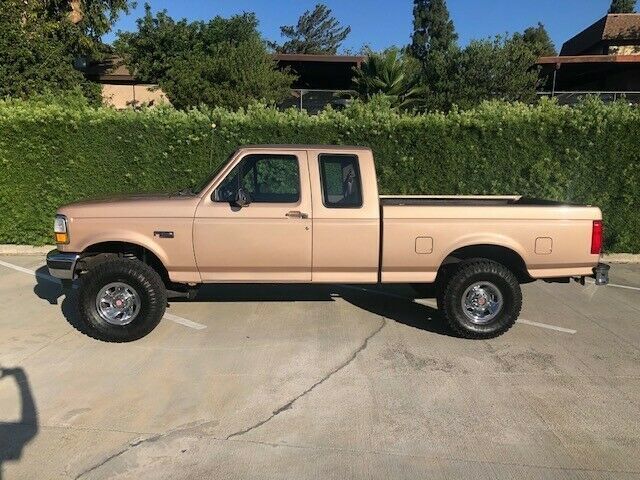 1994 Gold Ford F-150 Extended Cab Pickup