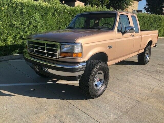 1994 Gold Ford F-150 Extended Cab Pickup