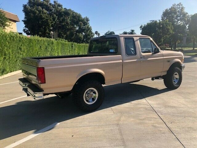 1994 Gold Ford F-150 Extended Cab Pickup