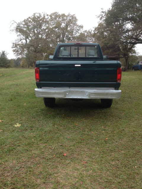 1994 Green Ford F-250 Standard Cab Pickup