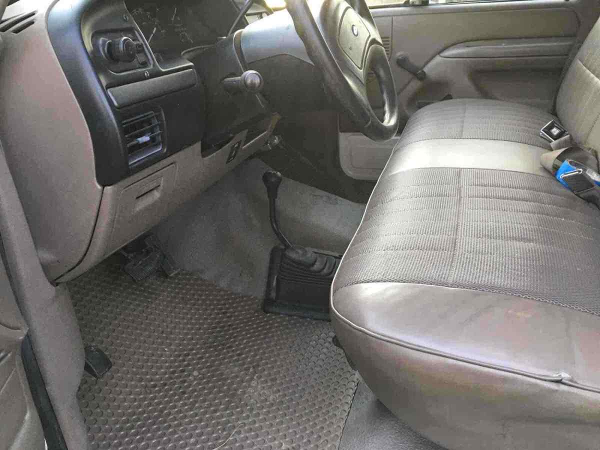 1994 White Ford F-250 Pickup