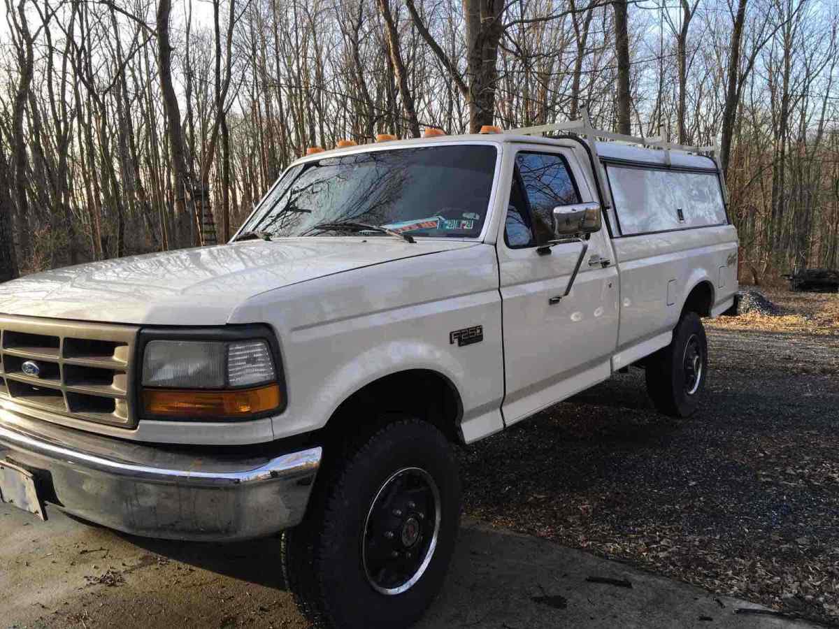 1994 White Ford F-250 Pickup