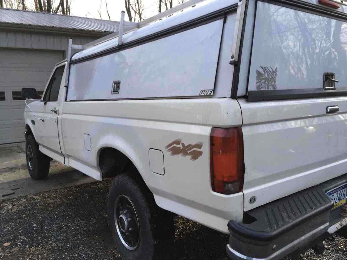 1994 White Ford F-250 Pickup