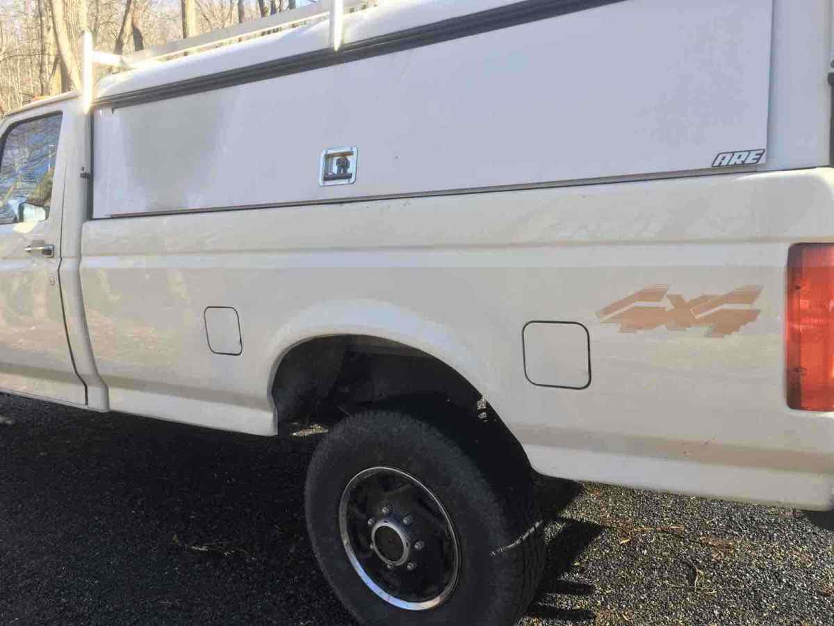 1994 White Ford F-250 Pickup