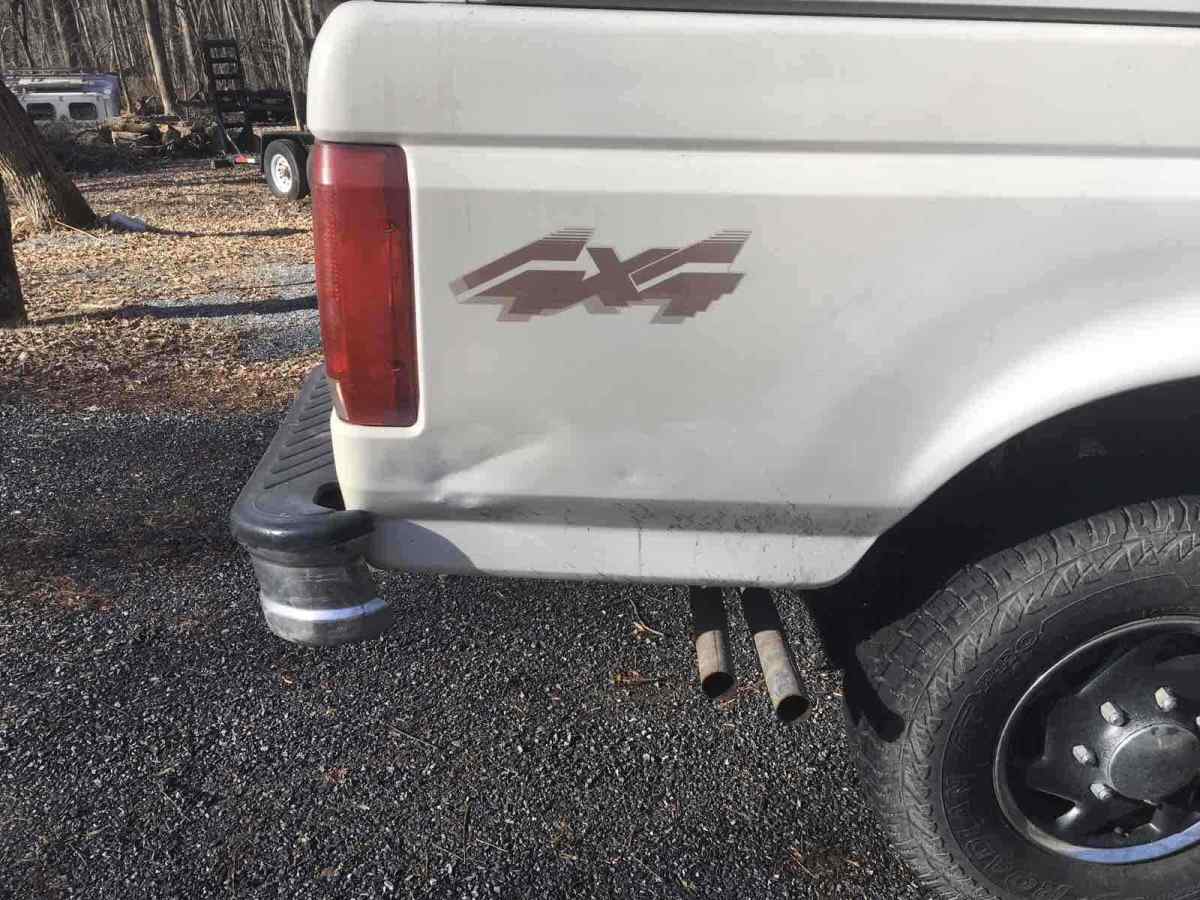 1994 White Ford F-250 Pickup