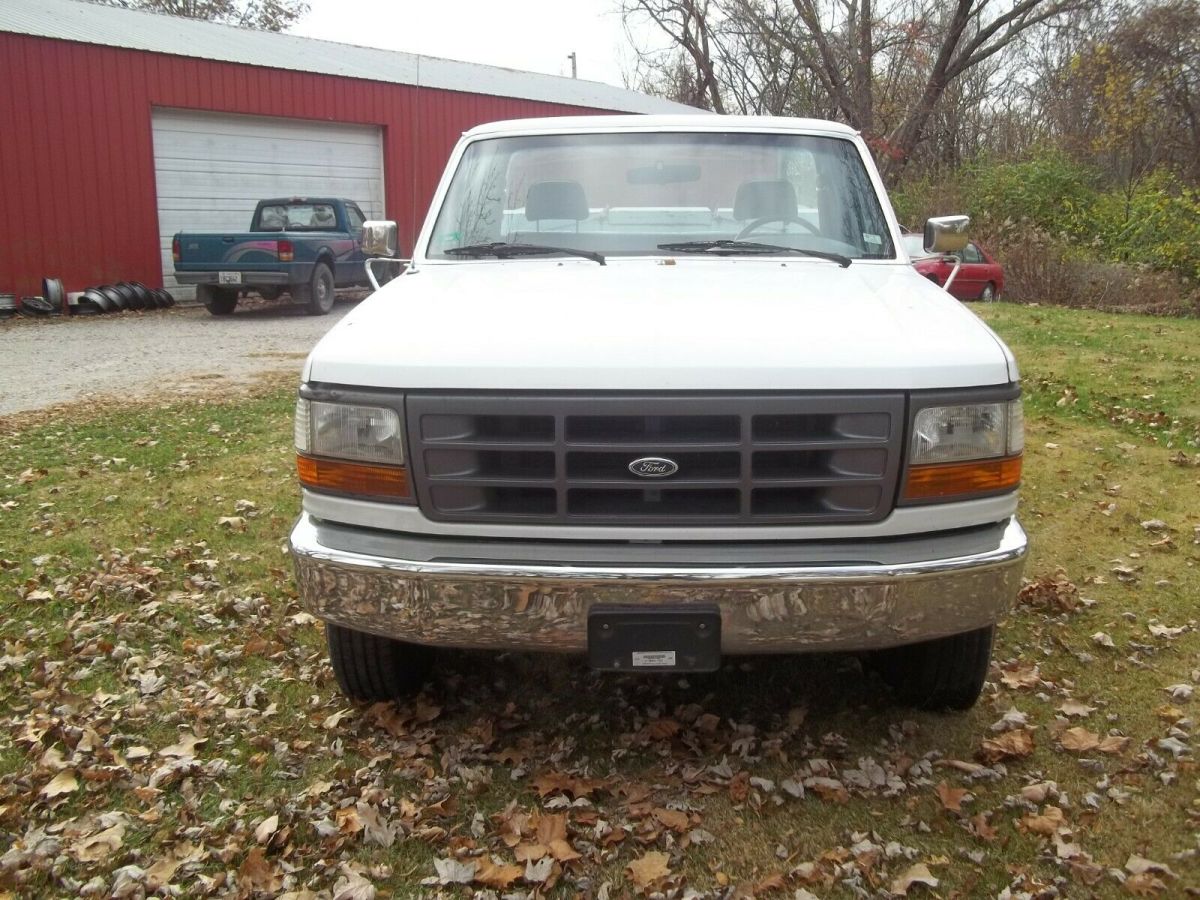 1994 White Ford F-250 Standard Cab Pickup