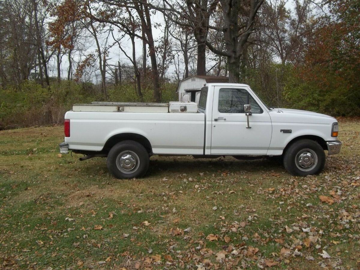 1994 White Ford F-250 Standard Cab Pickup
