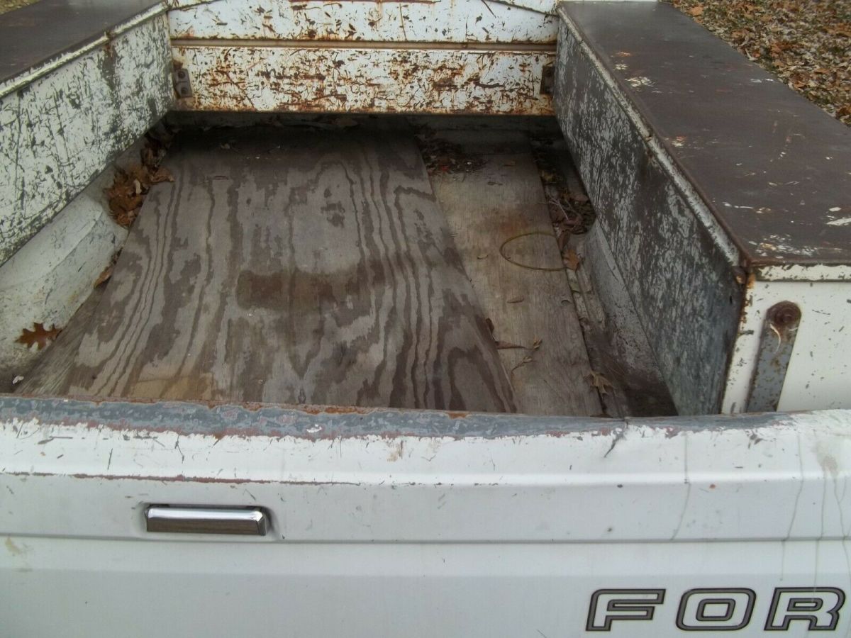 1994 White Ford F-250 Standard Cab Pickup