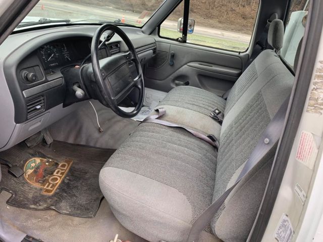 1994 White Ford F-250 Standard Cab Pickup