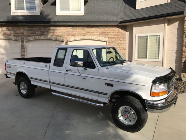 1994 White Ford F-250 Extended Cab Pickup