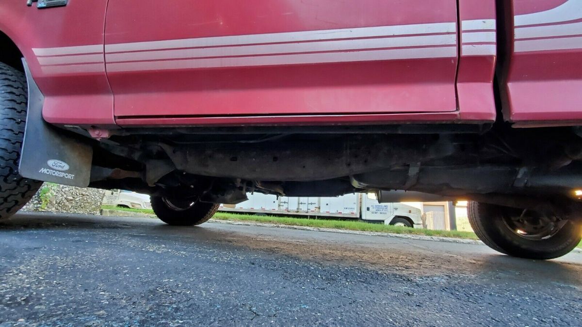 1994 Burgundy Ford F-150 Crew Cab Pickup