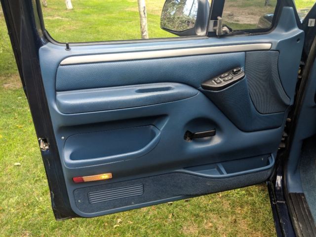 1994 Blue Ford F-150 Standard Cab Pickup