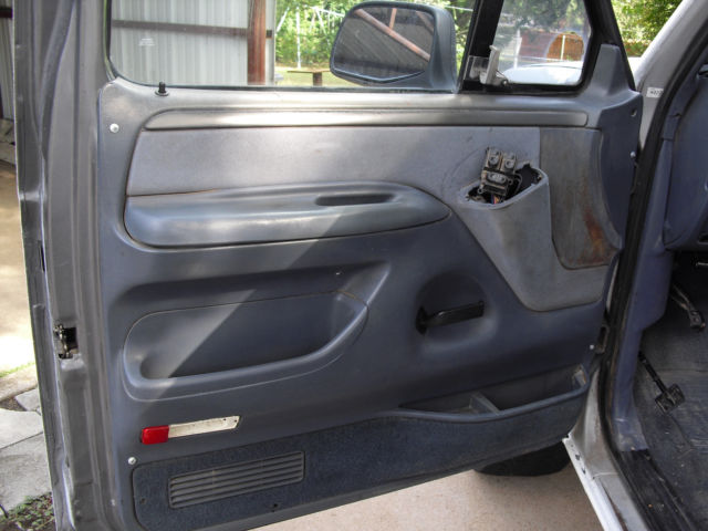 1994 White Ford F-150 Extended Cab Pickup