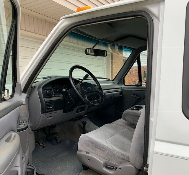 1994 White Ford F-250 Extended Cab Pickup