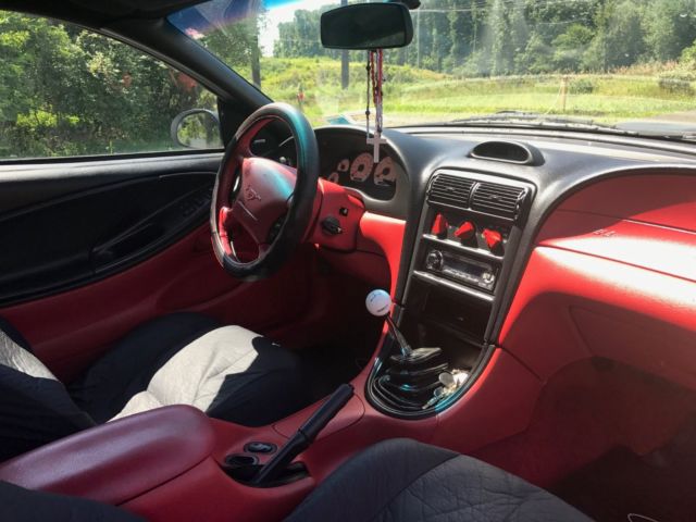1994 White Ford Mustang Coupe