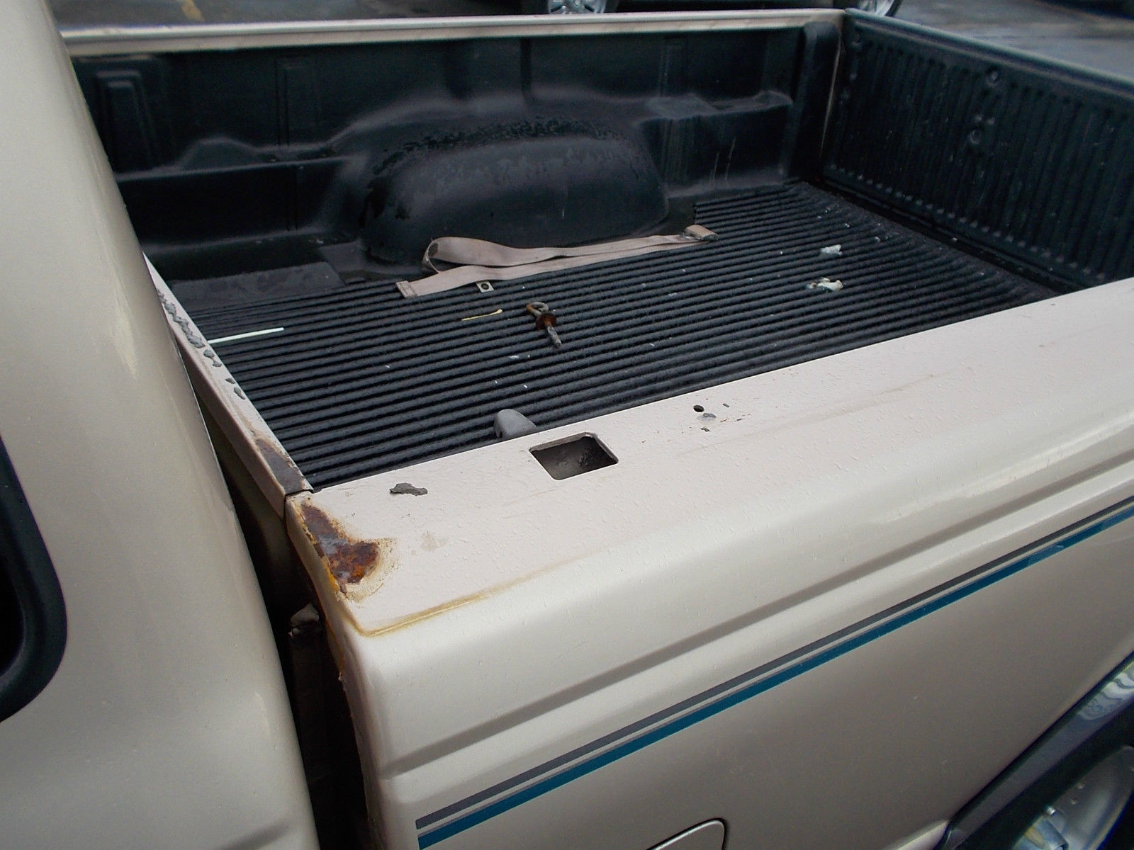 1994 White Ford Ranger TRUCK