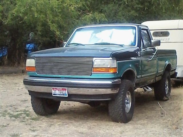 1994 Green Ford F-150 Standard Cab Pickup