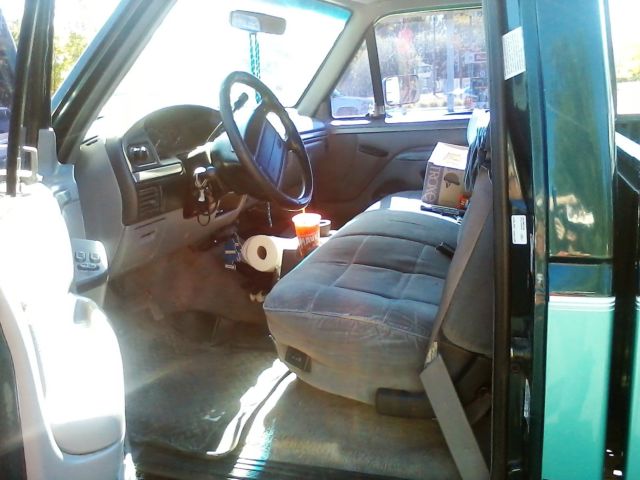 1994 Green Ford F-150 Standard Cab Pickup