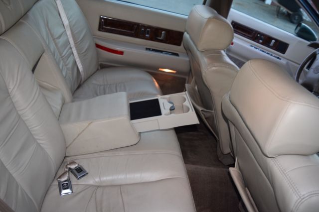 1994 Green Cadillac Fleetwood Sedan