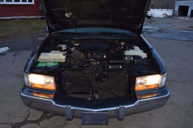 1994 Green Cadillac Fleetwood Sedan
