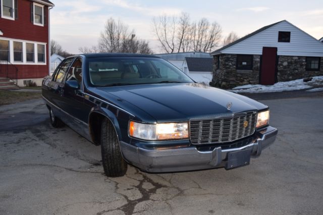 1994 Green Cadillac Fleetwood Sedan