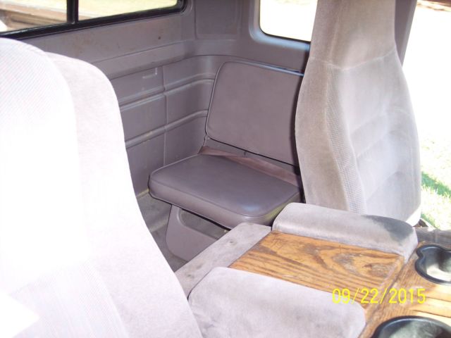 1994 Brown Ford F-150 Extended Cab Pickup