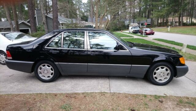 1994 Black Mercedes-Benz S-Class Sedan