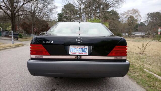 1994 Black Mercedes-Benz S-Class Sedan