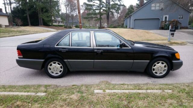 1994 Black Mercedes-Benz S-Class Sedan