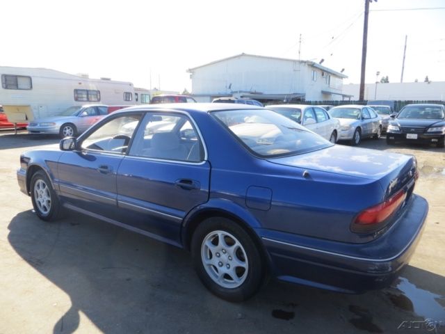 1994 Blue Mitsubishi Diamante Sedan