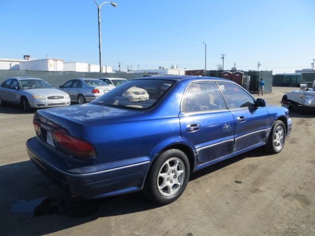 1994 Blue Mitsubishi Diamante Sedan