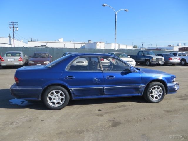 1994 Blue Mitsubishi Diamante Sedan