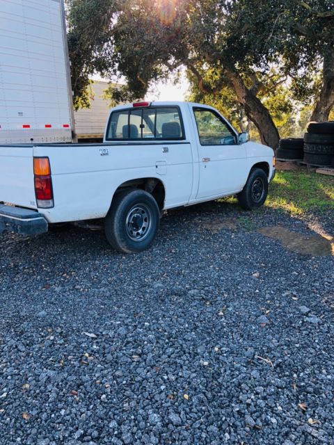 1994 White Nissan Other Pickups Pick up hard body